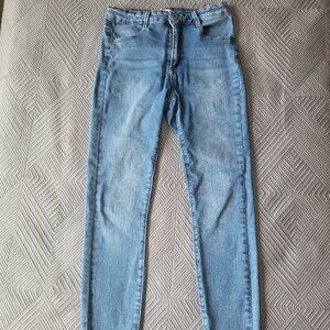Rue21 Super Skinny Jeans | Medium Wash | Size 6